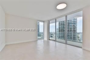 Foto principal - 1050 Brickell Ave