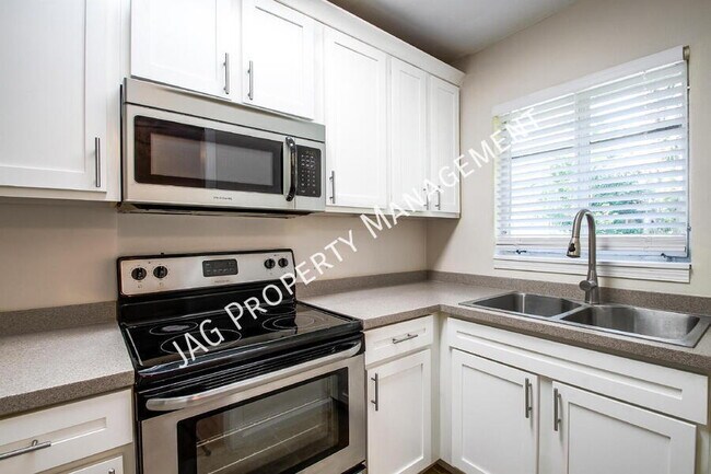 Foto del edificio - 2761 St Johns Ave
