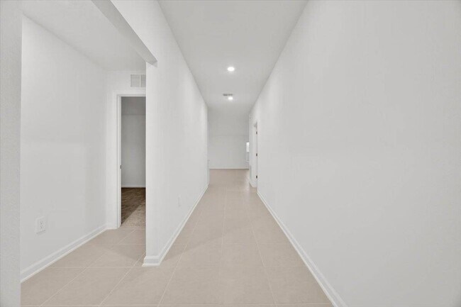 Building Photo - 2398 McKinley Dr