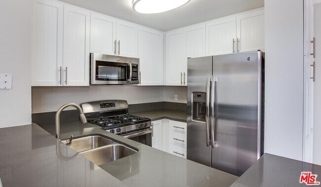 Foto del edificio - 5758 Las Virgenes Rd