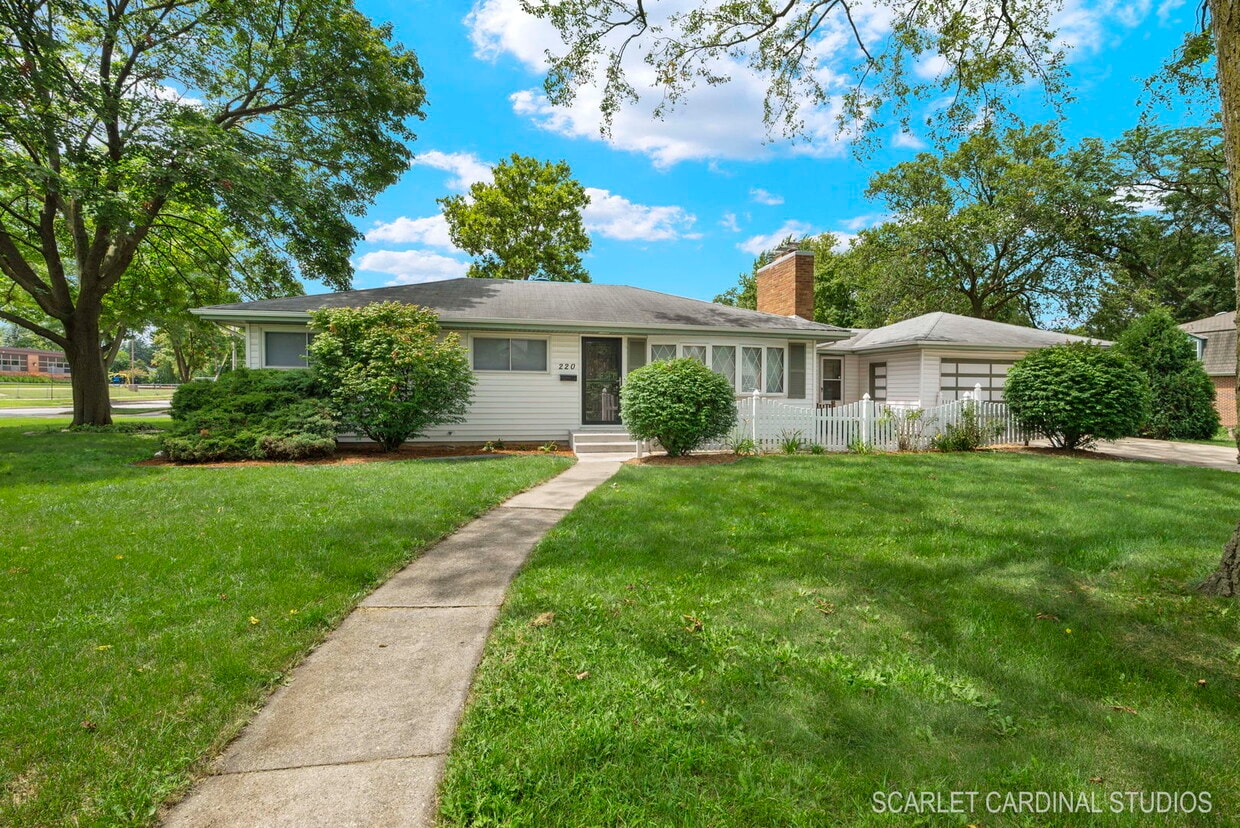 Primary Photo - 220 S President St