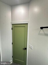 Building Photo - 1229 W Somerset St