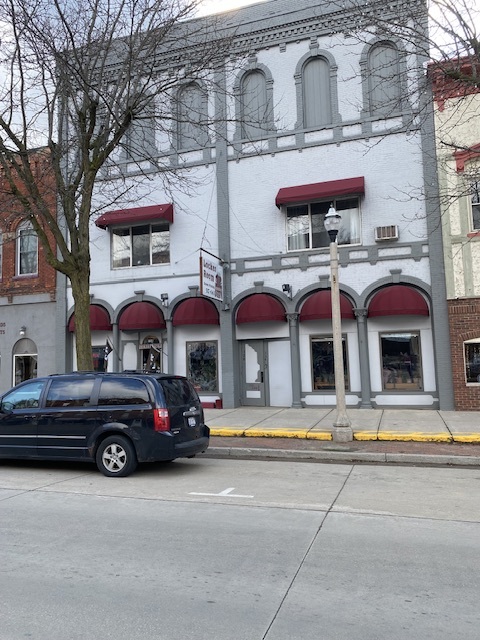 2nd floor, above retail unit - 128 S Main St