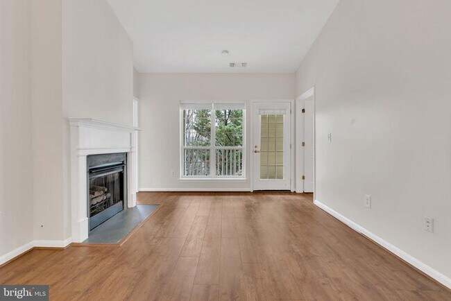 Foto del edificio - 4560 Strutfield Ln