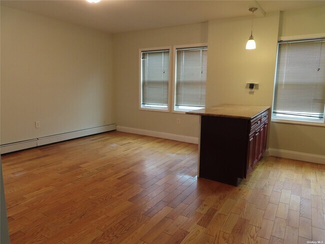 Foto del edificio - 190-76 111th Ave