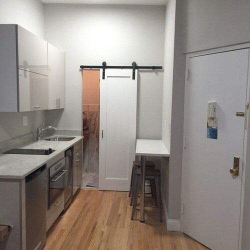 Foto del edificio - 132 E 7th St