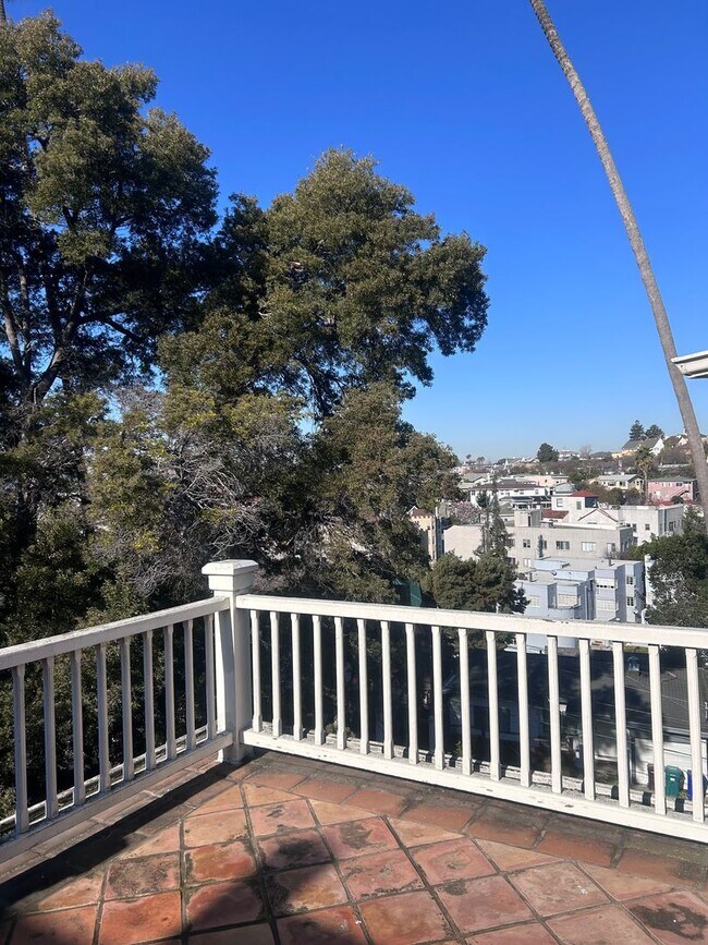 Foto del edificio - 848 E 28th St