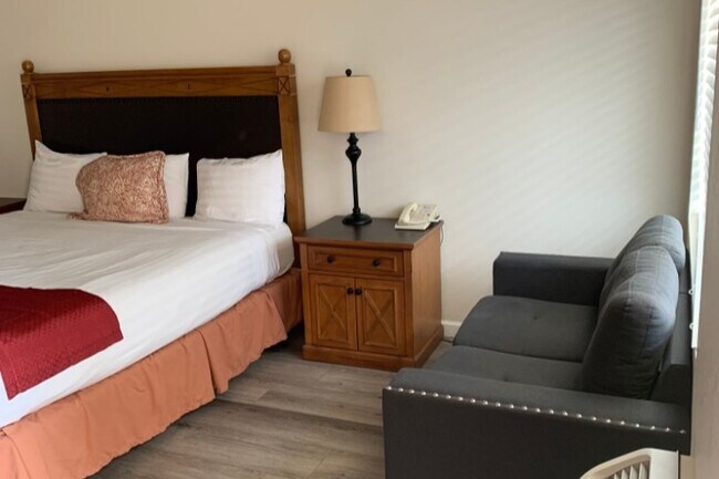 Estudio Zona de estar - 425 S Power Rd