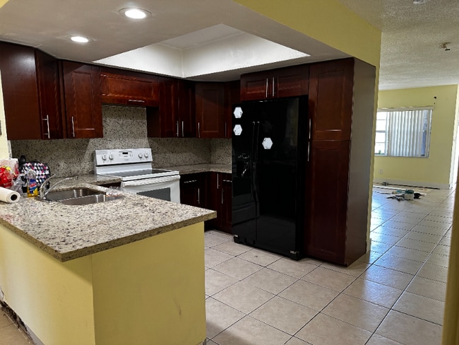 Building Photo - 7397 NW 76th Ct