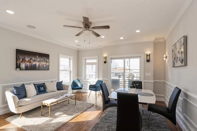 Building Photo - 586 Liberty Ave