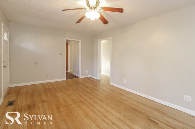 Foto del edificio - Sprawling 5BR, 2BA ranch