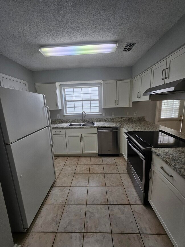 Building Photo - 3377 Tansey Ct