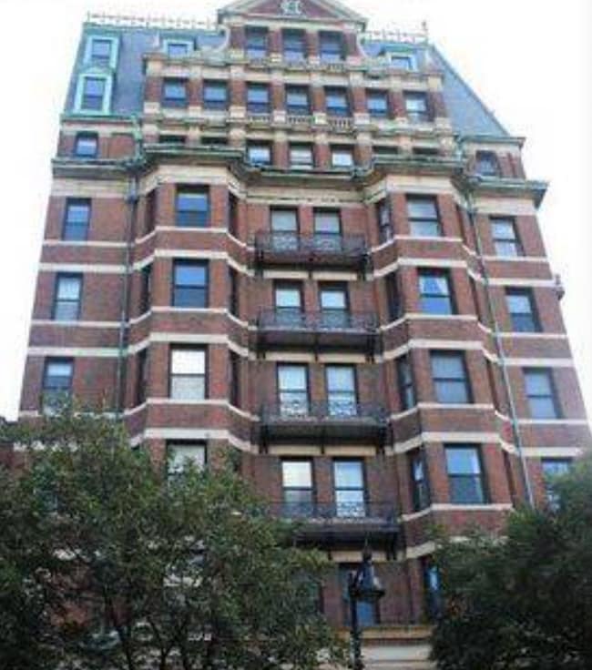 Building Photo - 483 Beacon St