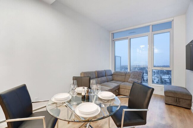 Photo du bâtiment - 13685-13102 102 Ave