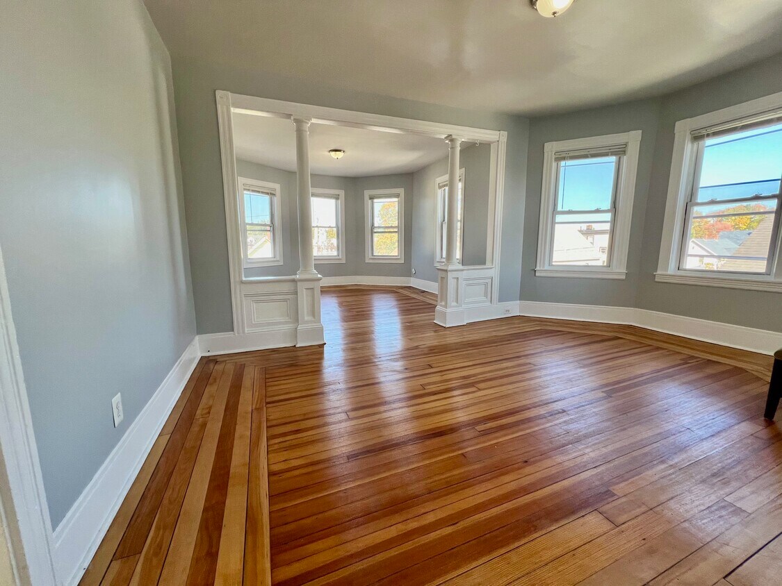 Primary Photo - 31 Holman St