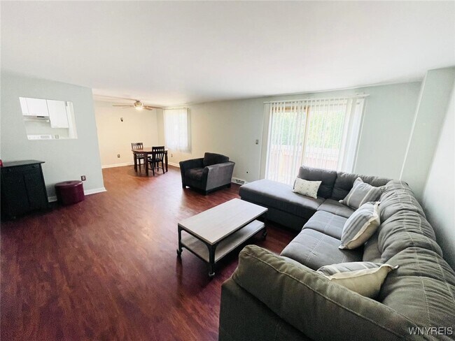 Building Photo - 110 Charter Oaks Dr