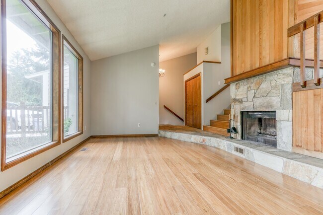 Foto del edificio - Custom 4BD Salmon Creek Home!