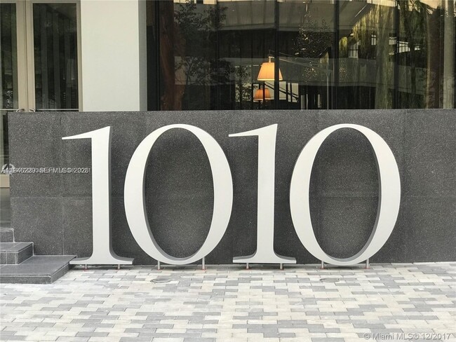 Building Photo - 1010 Brickell Ave
