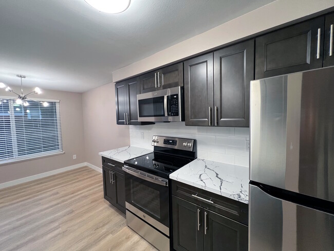 Foto del edificio - 708 Browning Ave S