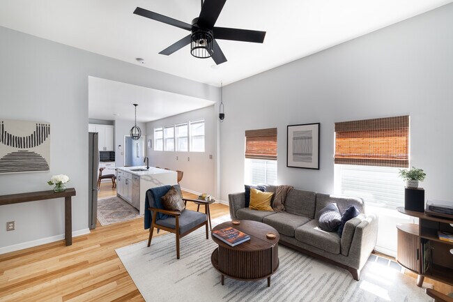 Foto del edificio - 1121 Laurel St