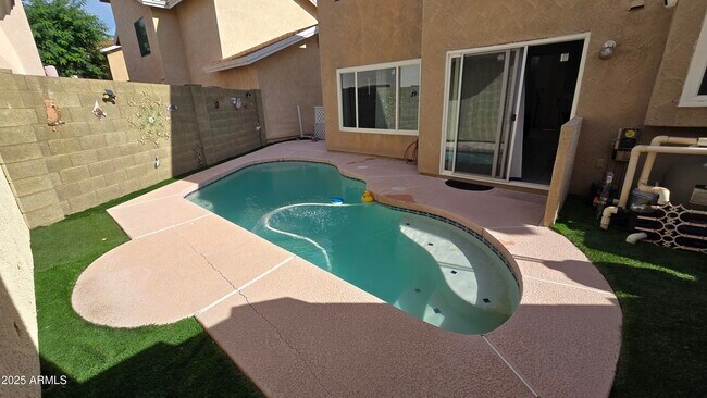 Building Photo - 18820 N 41st Dr