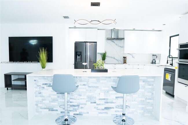 Foto del edificio - 290 NE 159th St