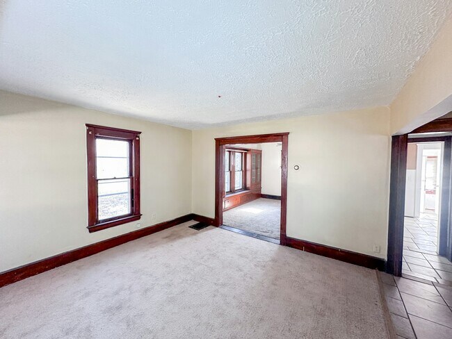 Foto del edificio - 14812 Westropp Ave