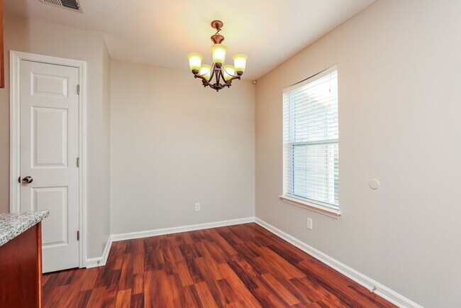 Foto del edificio - 707 Judge Mason Way