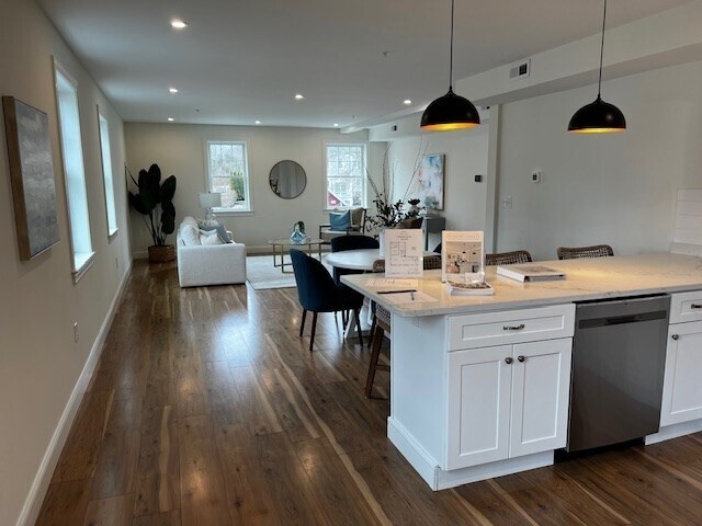 Building Photo - 1 Pleasant St