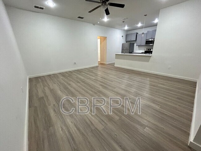 Foto del edificio - 1205 N Evanston Ave