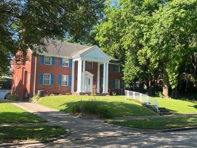 Building Photo - 1347 W Sunset Ave