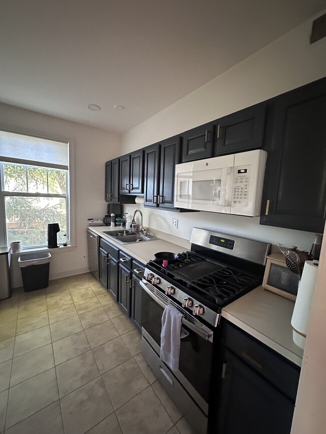 Building Photo - 114 Central Ave