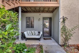 Building Photo - 3637 St Johns Ct