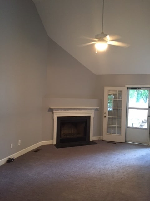 Building Photo - 3 bedroom, 2 bath home in Falcon Creek Subdivision