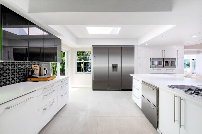 Foto del edificio - 1265 N Biscayne Point Rd