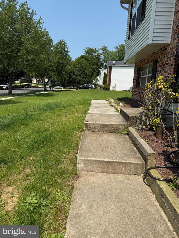 Building Photo - 7719 Willow Hill Dr