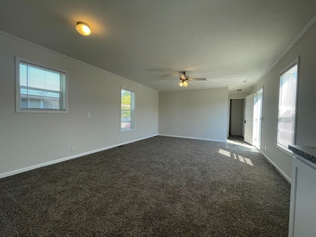 Building Photo - 38044 Johannes Dr