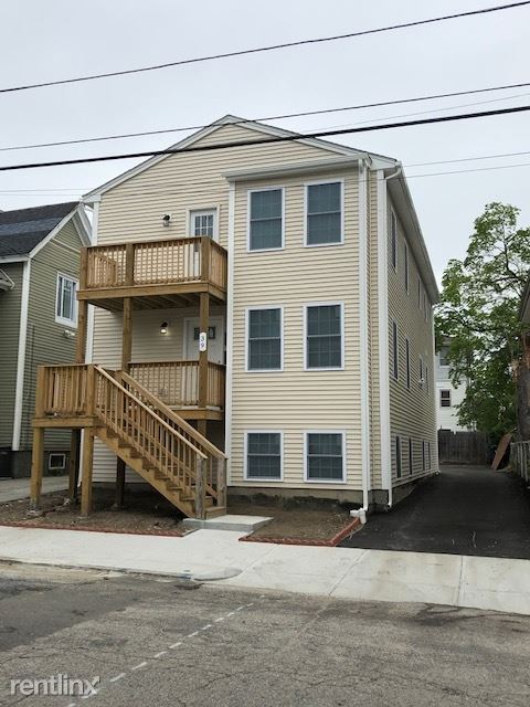 Primary Photo - 39 Waverly St