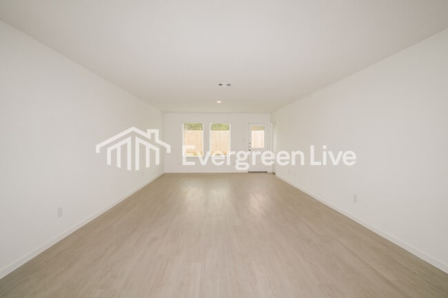 Foto del edificio - 7907 Meadow Cranesbill Ln