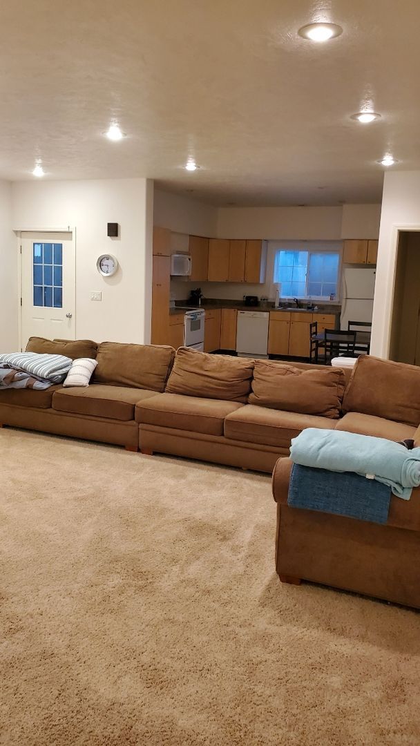 Foto del edificio - Basement Apartment For Rent!!