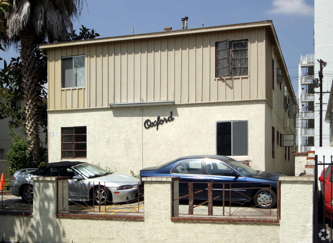 Primary Photo - Oxford Apartments
