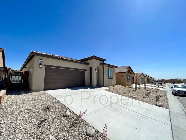 Building Photo - 11636 Sky Pointe Dr