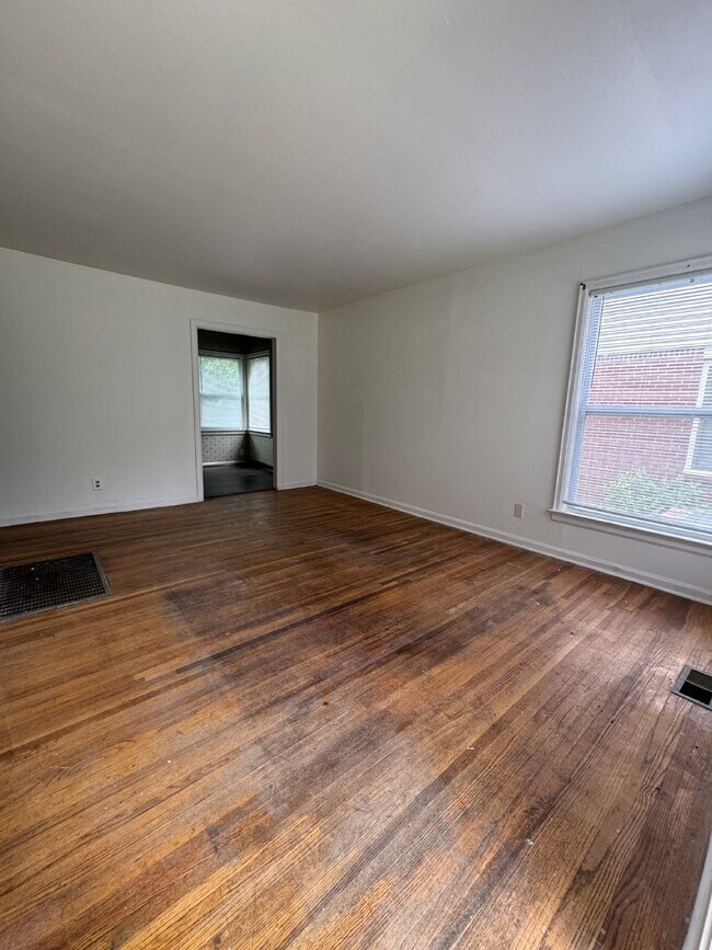 2610 E Grail St, Wichita, KS 67211 Room for Rent in Wichita, KS