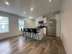 Building Photo - 38171 Ducharme Dr