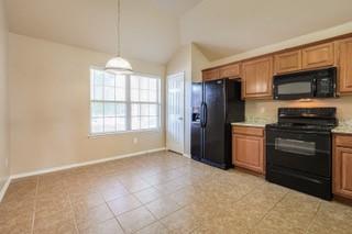 Building Photo - 424 Emerald Creek Dr