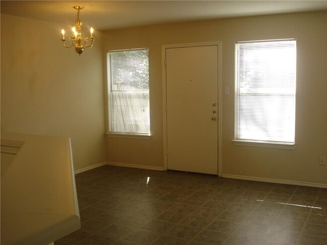 Building Photo - 9629 Sugar Hill Dr