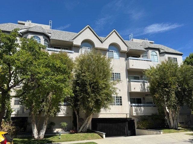 Southern exposure - light & bright with tree view - 14415 Benefit St Apartment