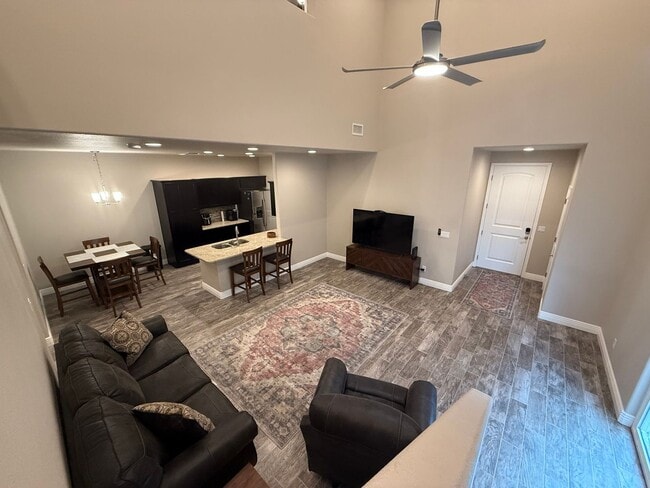 Building Photo - Fully Furnished 4 Bedroom 3 Bathroom Home