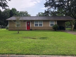 Building Photo - 4610 Legare Ave