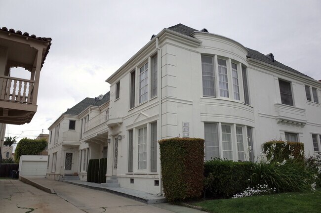 FRONT OF BUILDING 2 - 1111 Meadowbrook Ave
